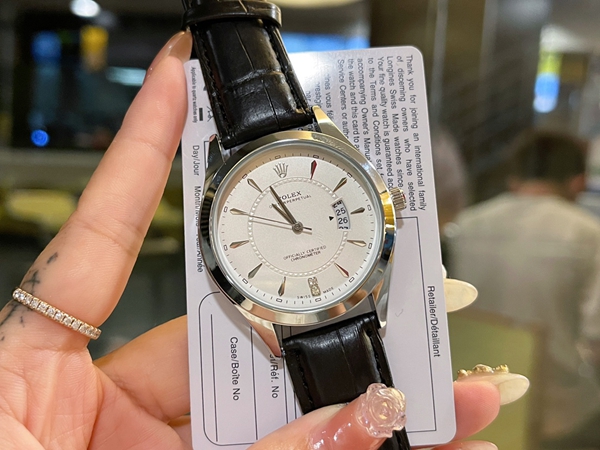 ブランド時計全体デザイン